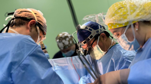 Алматыда жүрекке алғаш рет трансплантация жасалған науқас ауруханадан шығарылды