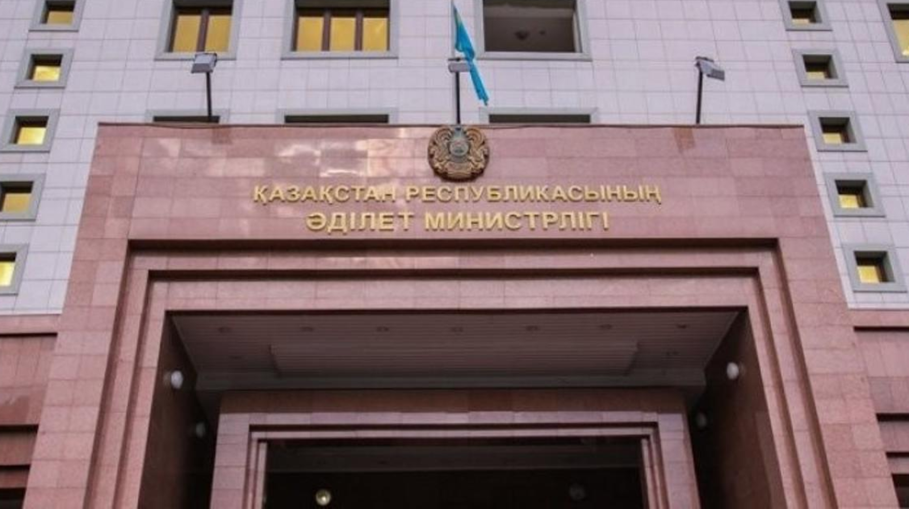 ЖИ-агент және бюрократиядан қорғау: Үкімет заңдарды жазу процесін қалай өзгертеді?