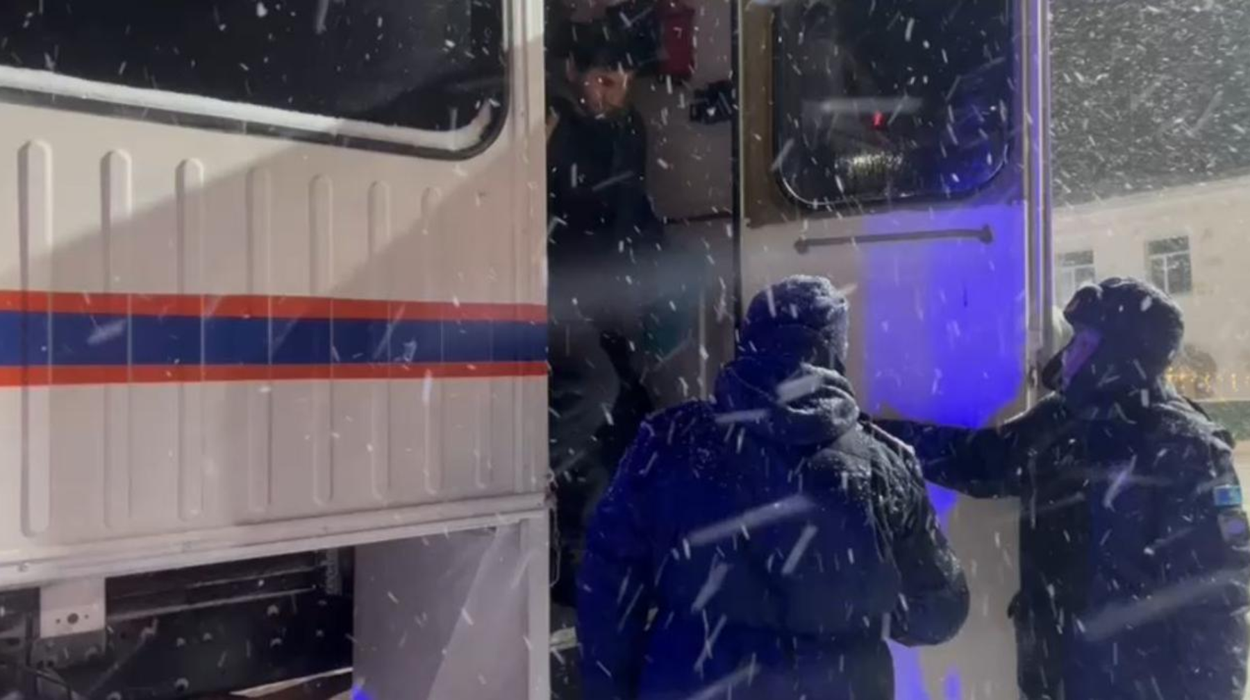 Өткен үш тәулікте қар құрсауынан 242 адам құтқарылып, эвакуацияланды