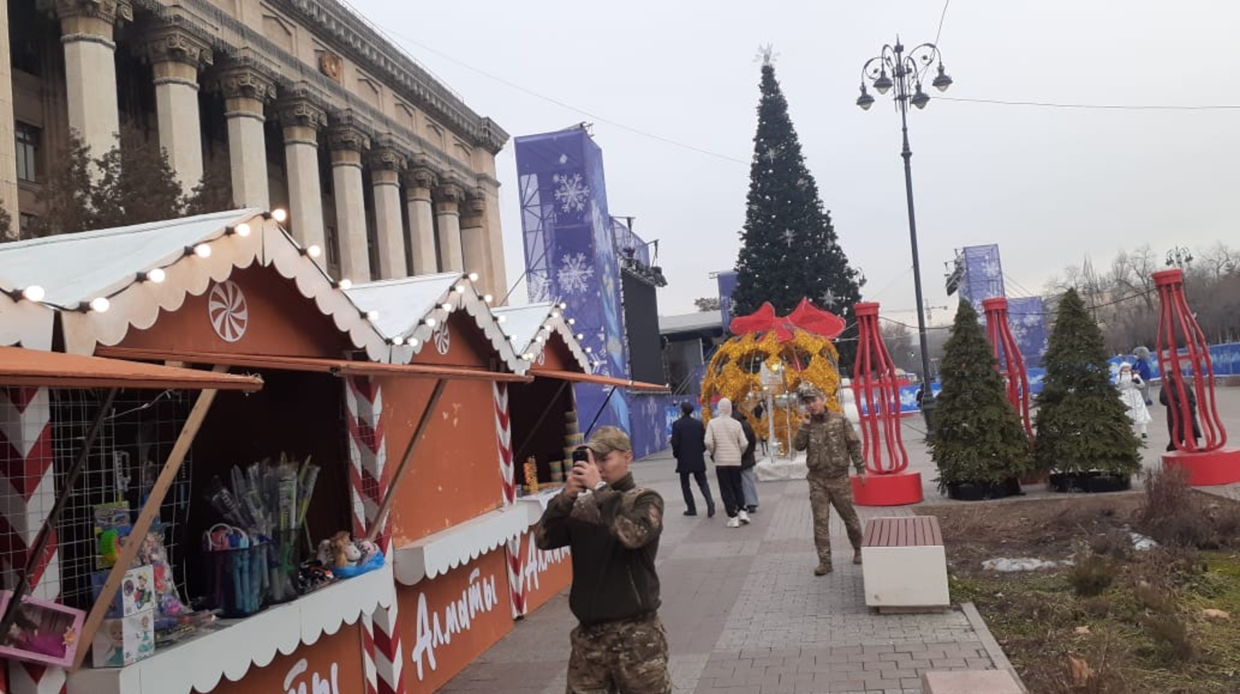 Мерекелік концертке соңғы дайындықтар жүріп жатыр