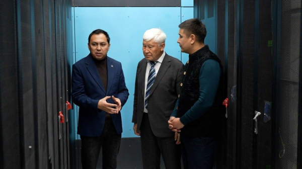 Академик Асқар Жұмаділдаев күрделі есептерді шығаруда ҚазҰУ суперкомпьютерін пайдаланады