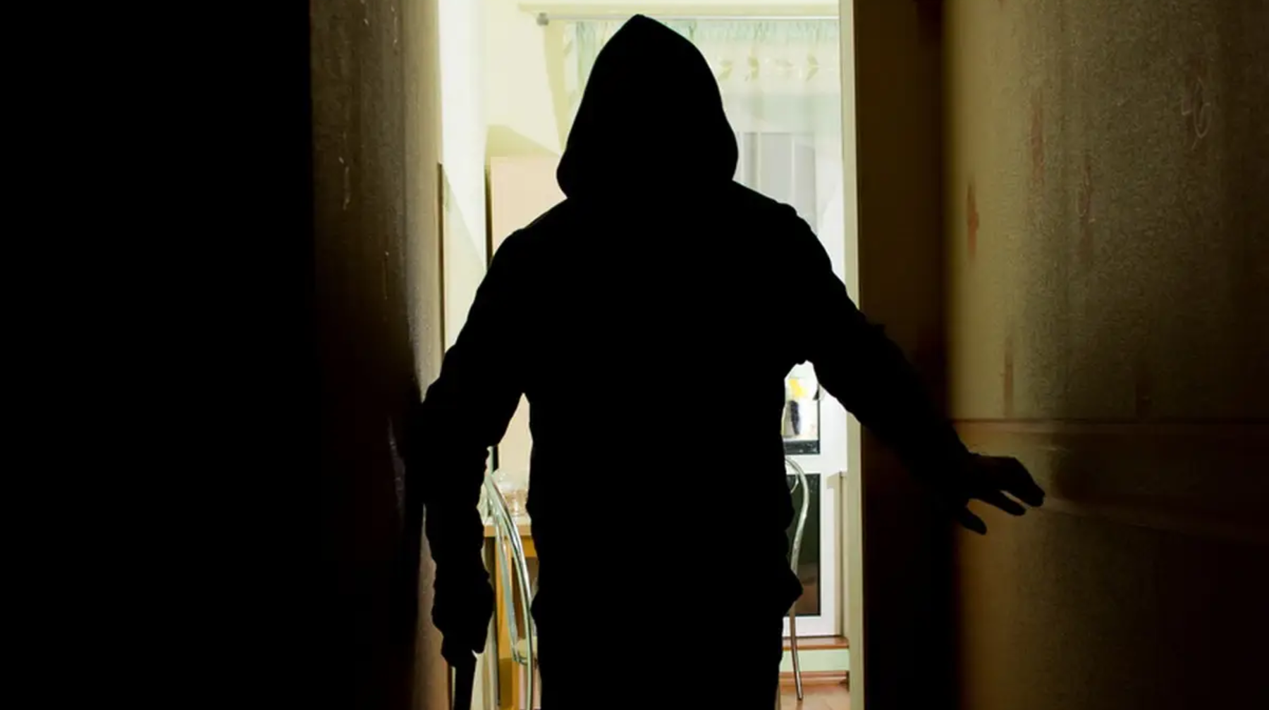 Павлодар облысында әйелдің үйіне баса көктеп кіріп, бауыздап өлтірген ер адамға сот үкімі шықты