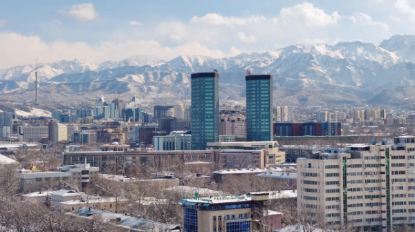 Almatynyń Alataý aýdanynda shaǵyn bıznesten shyǵatyn zıandy shyǵaryndylardy azaıtý sharalary talqylandy