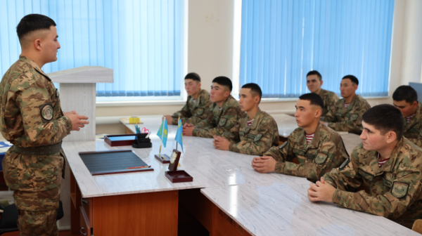 Ulttyq ulannyń polıglot sarbazy jeti tilde erkin sóıleıdi