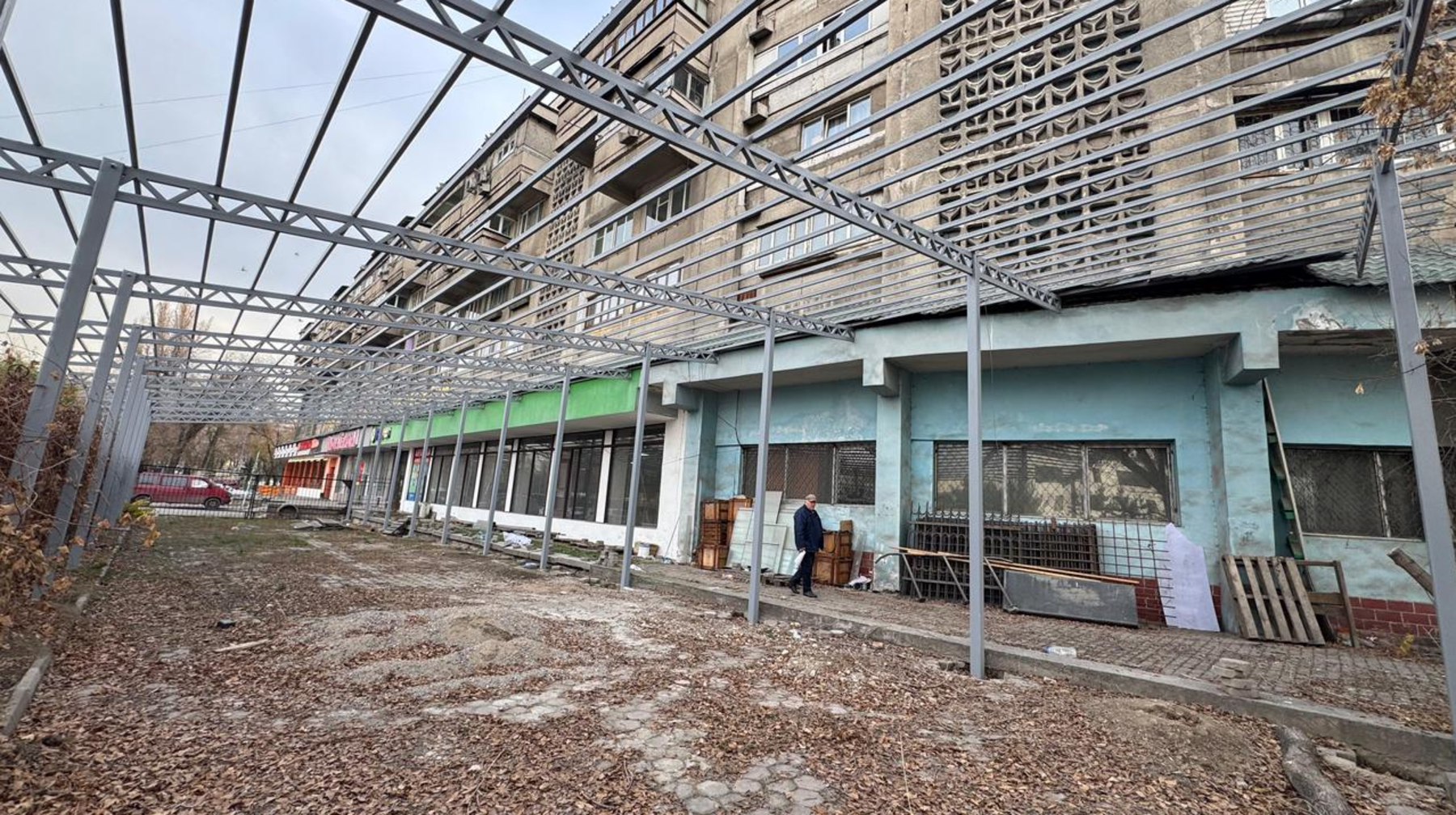 Алматыда тағы бір заңсыз құрылыс нысаны сүрілді