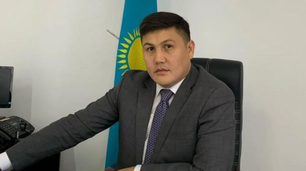  İle aýdany ákiminiń orynbasary  para aldy degen kúdikpen ustaldy