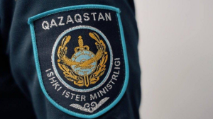 Mańǵystaý oblysynda er adam úıiniń aýlasynan óli tabyldy