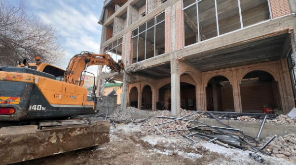 Almatyda iri zańsyz nysan sot sheshimimen buzylyp jatyr