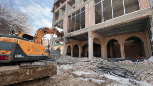 Алматыда ірі заңсыз нысан сот шешімімен бұзылып жатыр