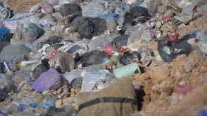 Almatyda qoqys tastaıtyn zańsyz oryndar joıylyp jatyr