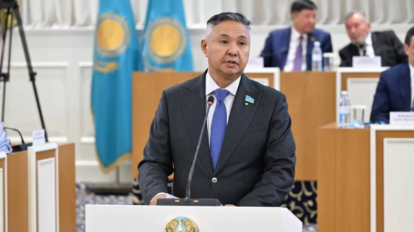 Azat Perýashev: Konstıtýsıalyq reforma – bul búkil saıası júıeni tereń qaıta jańǵyrtý 