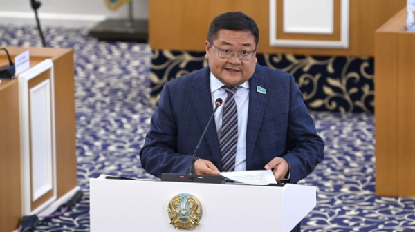 Айдос Сарым: Халық кеңесі саясаткерлер үшін таптырмас мүмкіндік береді