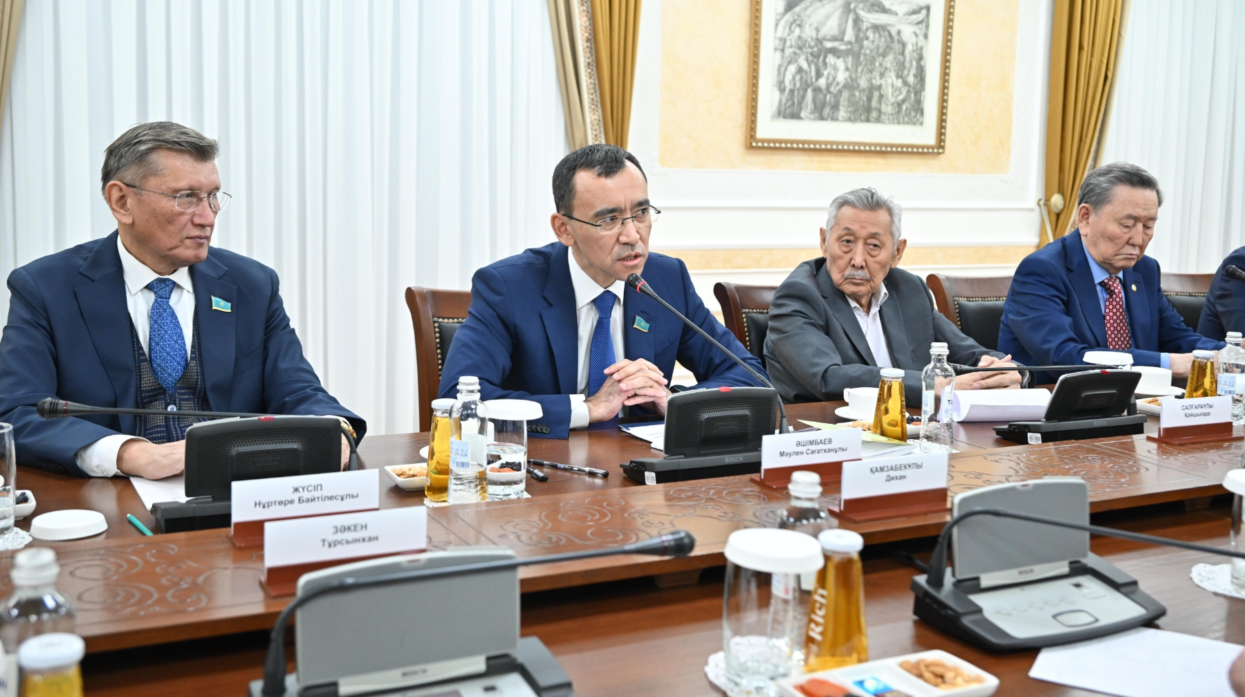 Máýlen Áshimbaev: Konstıtýsıalyq reforma – memlekettilikti túbegeıli jańǵyrtý