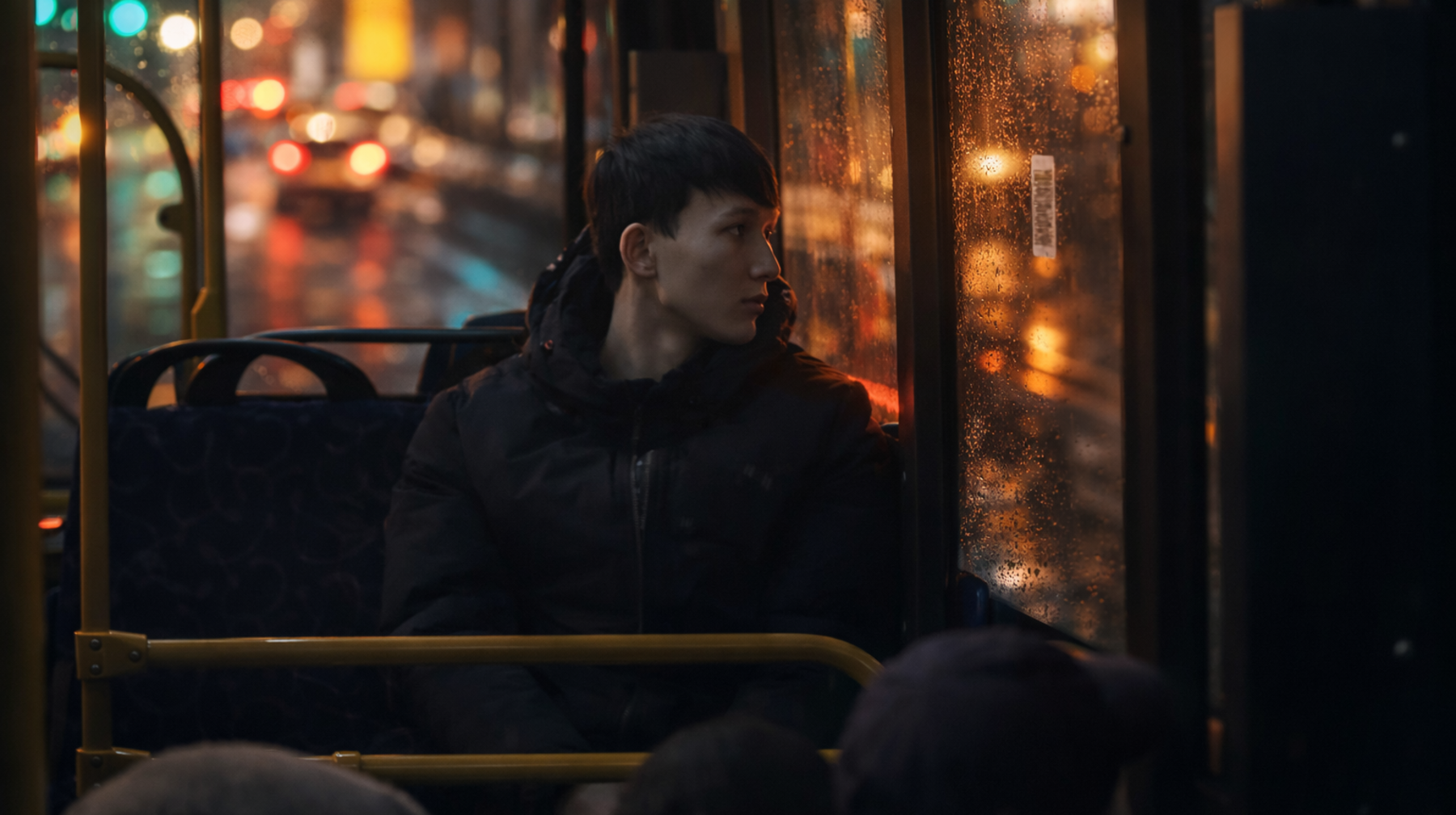 Көз ілмейтін Алматы: түнде жүретін №3 автобустан фоторепортаж 