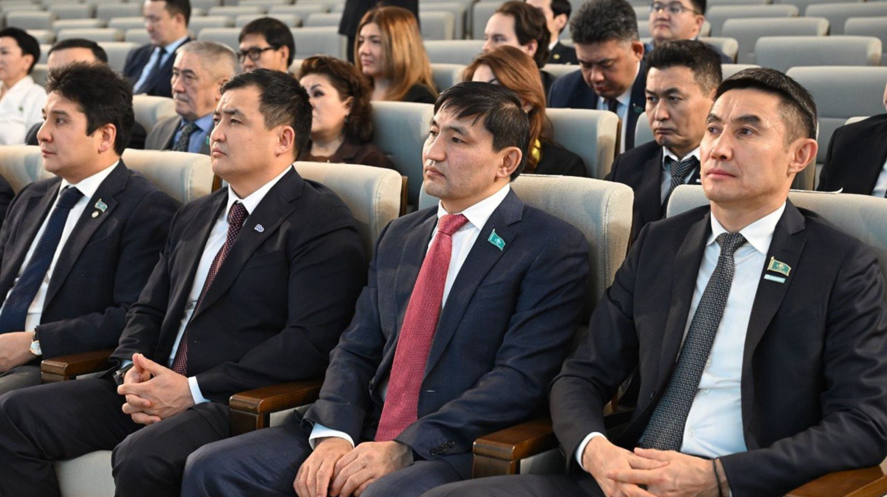 Алматы мәслихаты депутаттары Балалардың құқығын қорғау басқармасын құруды қолдады