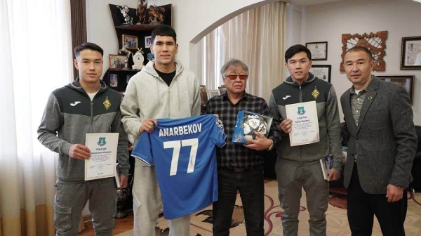 «Қайраттың» ойыншылары ректор грантын алды