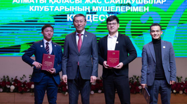 وسك ءتوراعاسى الماتىدا جاس سايلاۋشىلارمەن كەزدەسۋ وتكىزدى