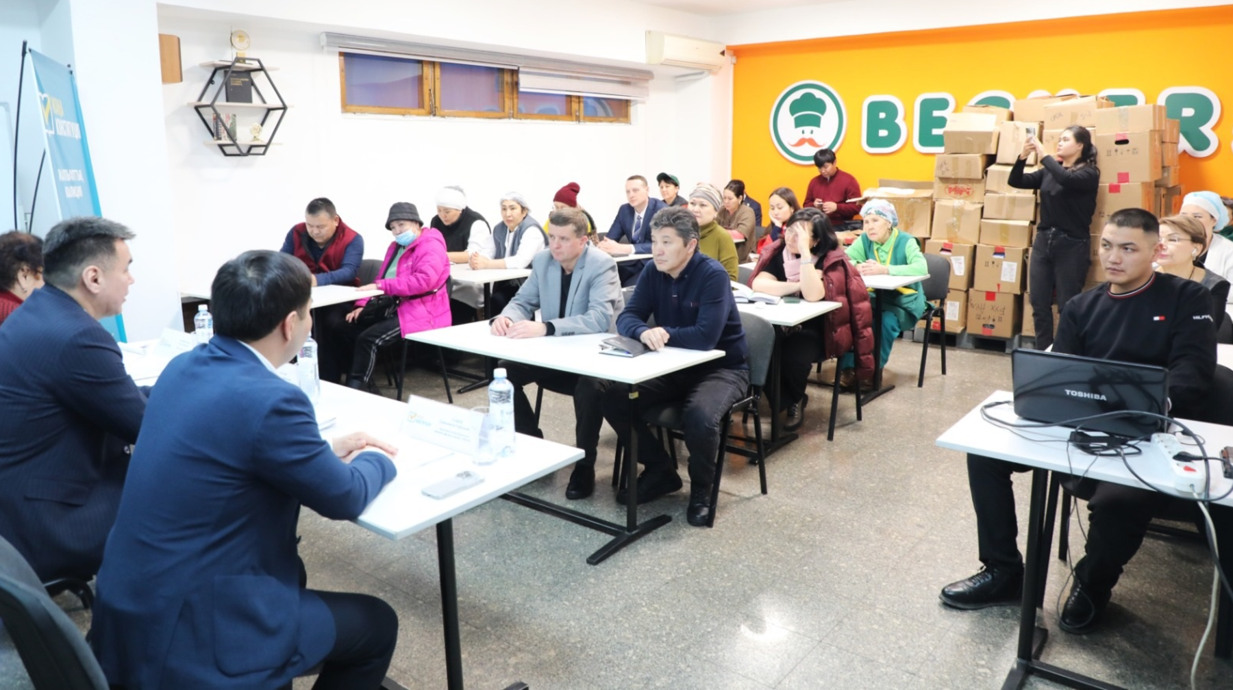 Алматылық ірі компания қызметкерлері Конституциялық реформаны қолдады