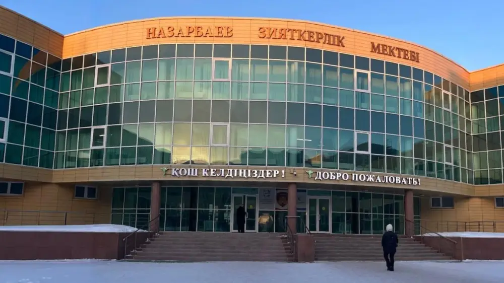 Петропавлда НЗМ оқушысы үшінші қабаттан құлап, ауыр халде ауруханаға түсті