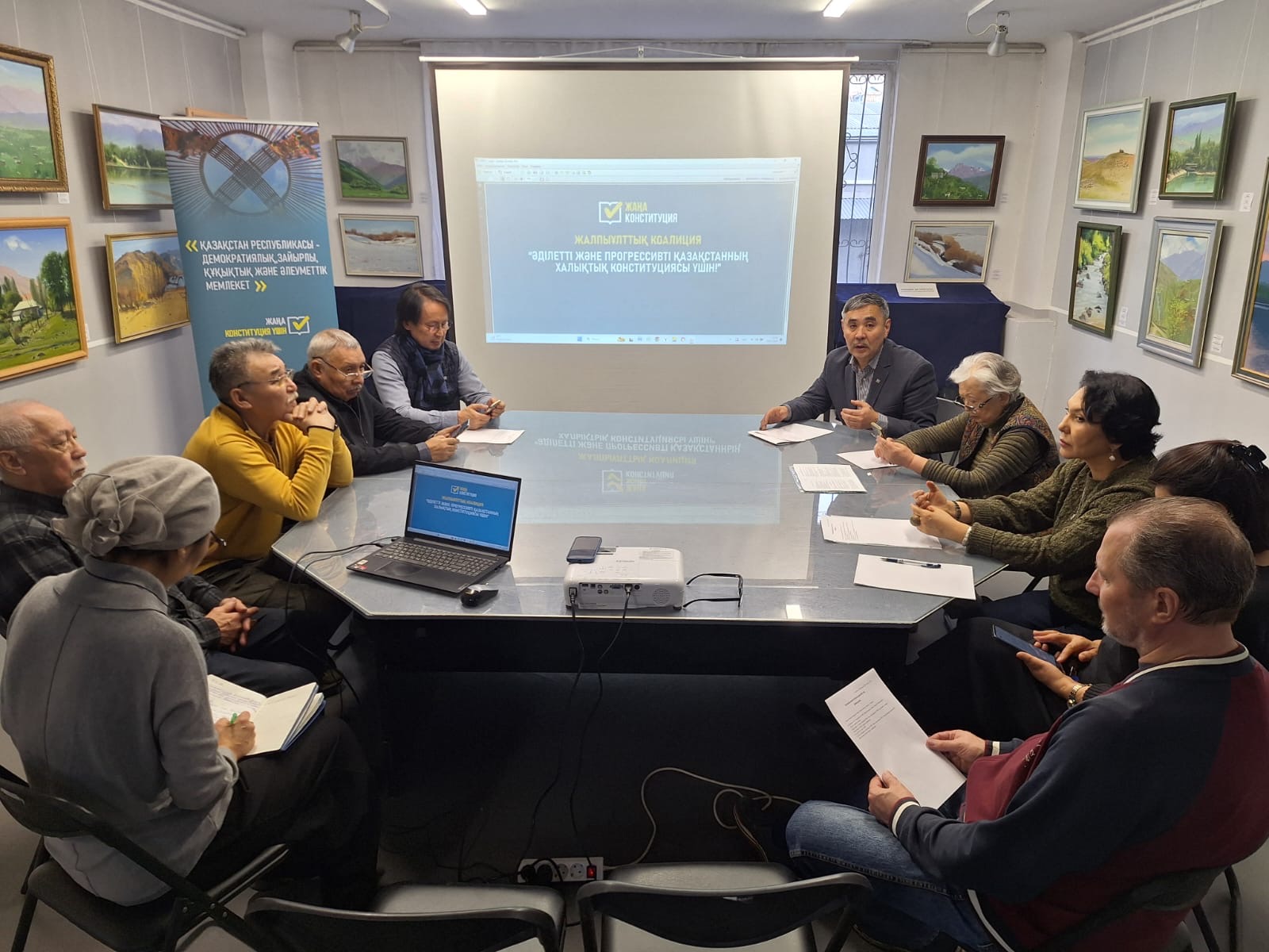 Өнер өкілдері жаңа Конституцияны қолдайтынын білдірді