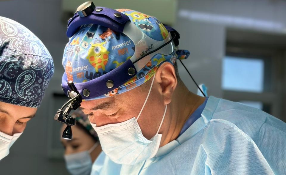 Алматыда бүйрек үсті безінің цистаденомасы бар пациентке сәтті операция жасалды 