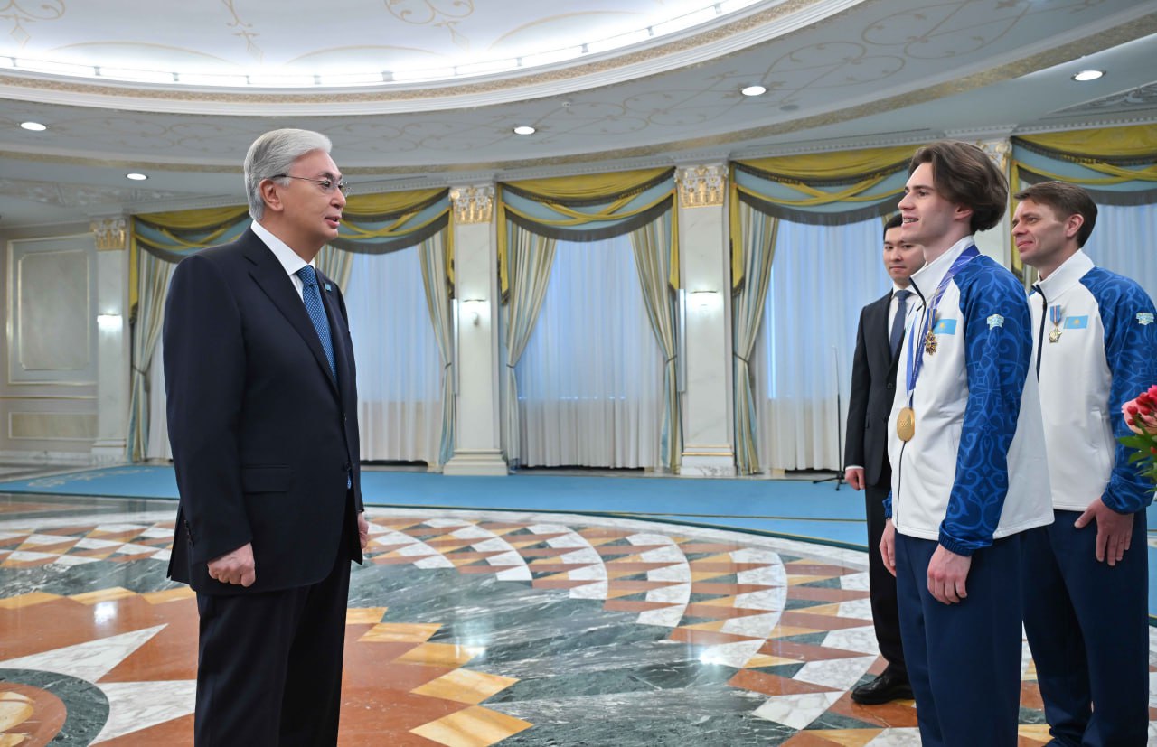 Тоқаев Қысқы Олимпиада чемпионы Михаил Шайдоровты марапаттады