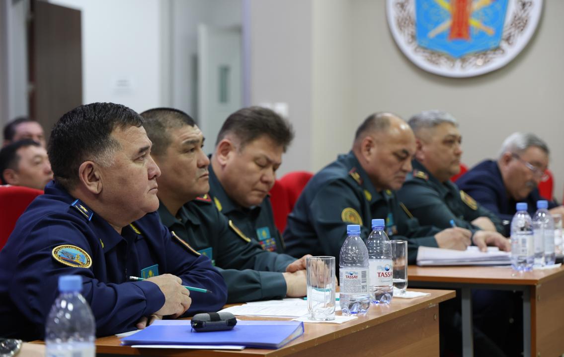 Қорғаныс министрі Қарулы күштердің жауынгерлік дайындық басымдықтарын айқындады