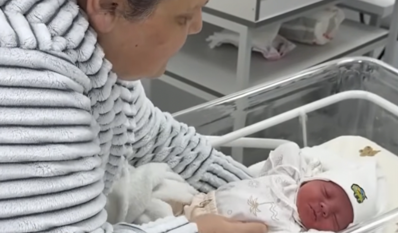 Теміртау қаласының 48 жастағы тұрғыны 13-баласын дүниеге әкелд