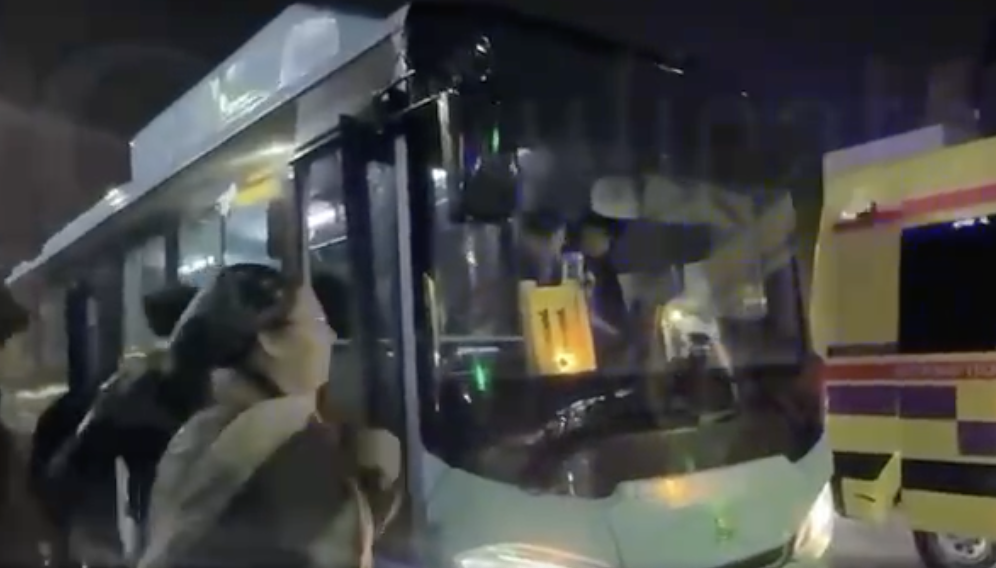 Таразда автобуста жолаушы жүргізушіні пышақтаған