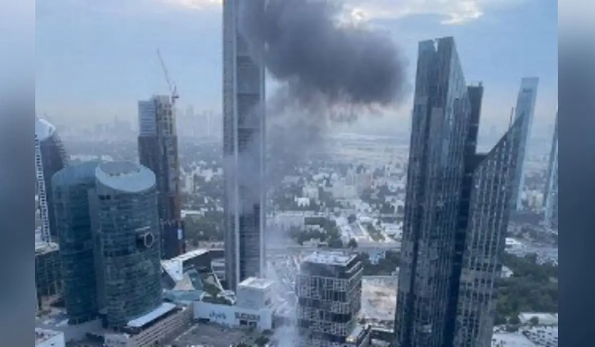 Дубайдың қақ ортасында жарылыс болды: қаржы орталығының ғимараты зақымданды