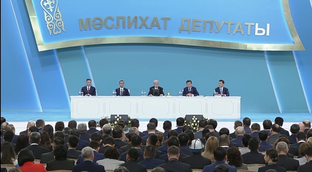 Тоқаев жастарға үндеу жасады: “Сіздер Қазақстан тарихында өз қолтаңбаларыңызды қалдыра аласыздар”