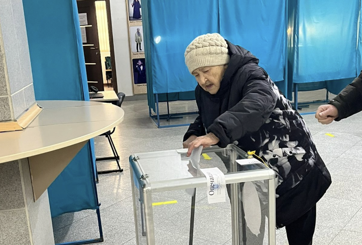 Алматыда референдумда 90 жастағы қала тұрғыны дауыс берді