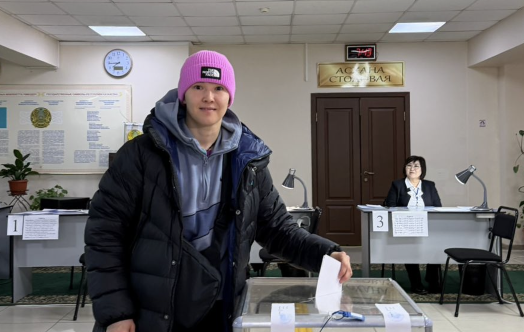 Париж Олимпиадасының қола жүлдегері Назым Қызайбай референдумда дауыс берді