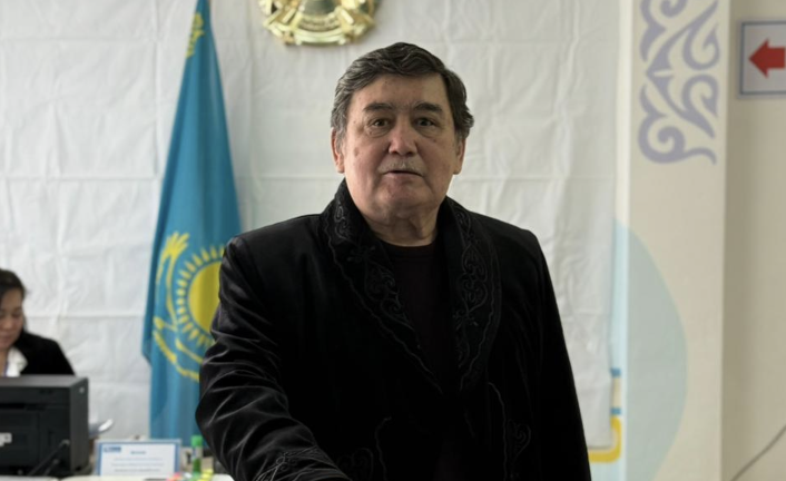 Жазушы Қали Сәрсенбай жалпыхалықтық референдумға қатысты