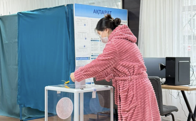 Алматыдағы Перинатология орталығында 110 науқас референдумға қатысты