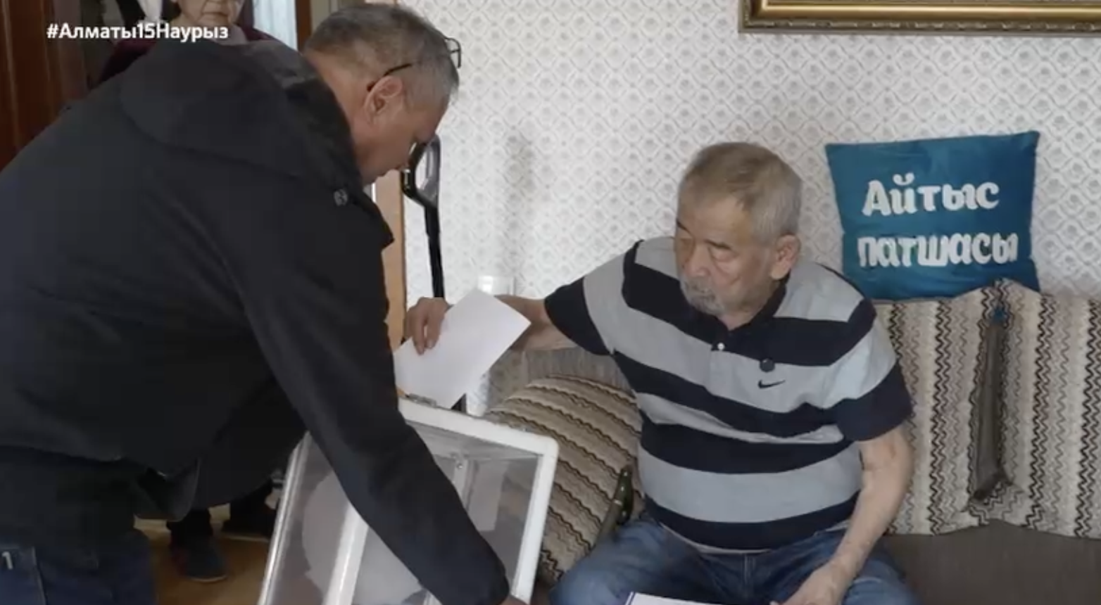 Алматыда референдумға ақындар, жазушылар, журналистер мен әдебиеттанушылар қатысты