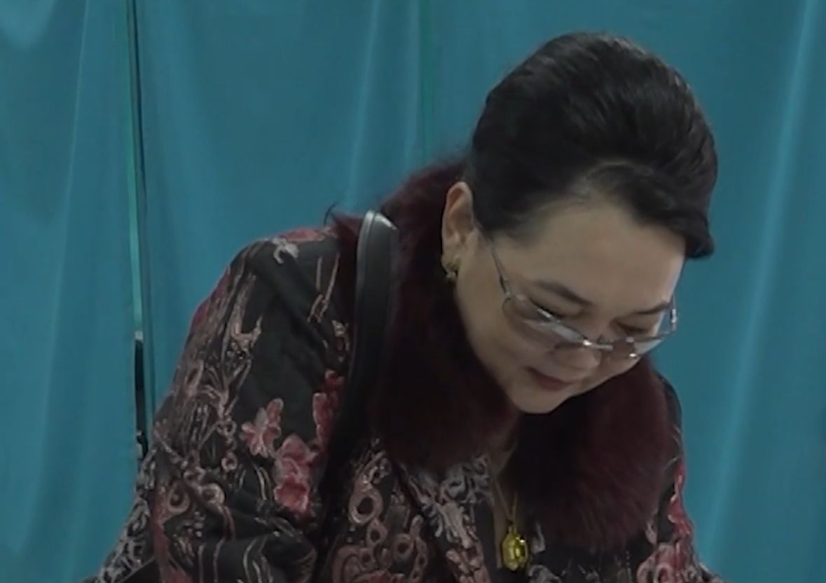 Мәдениет жұлдыздары Алматыдағы референдумда азаматтық белсенділіктің үлгісін көрсетті