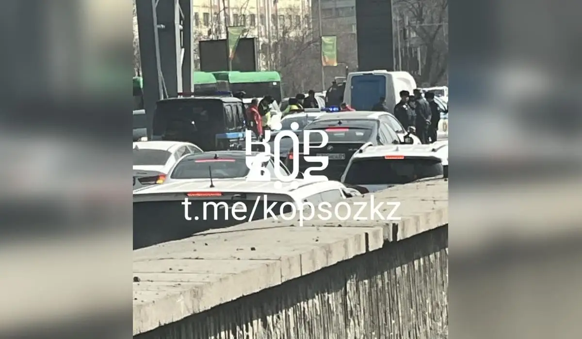 Алматыда көпір астынан ер адамның мәйіті табылды