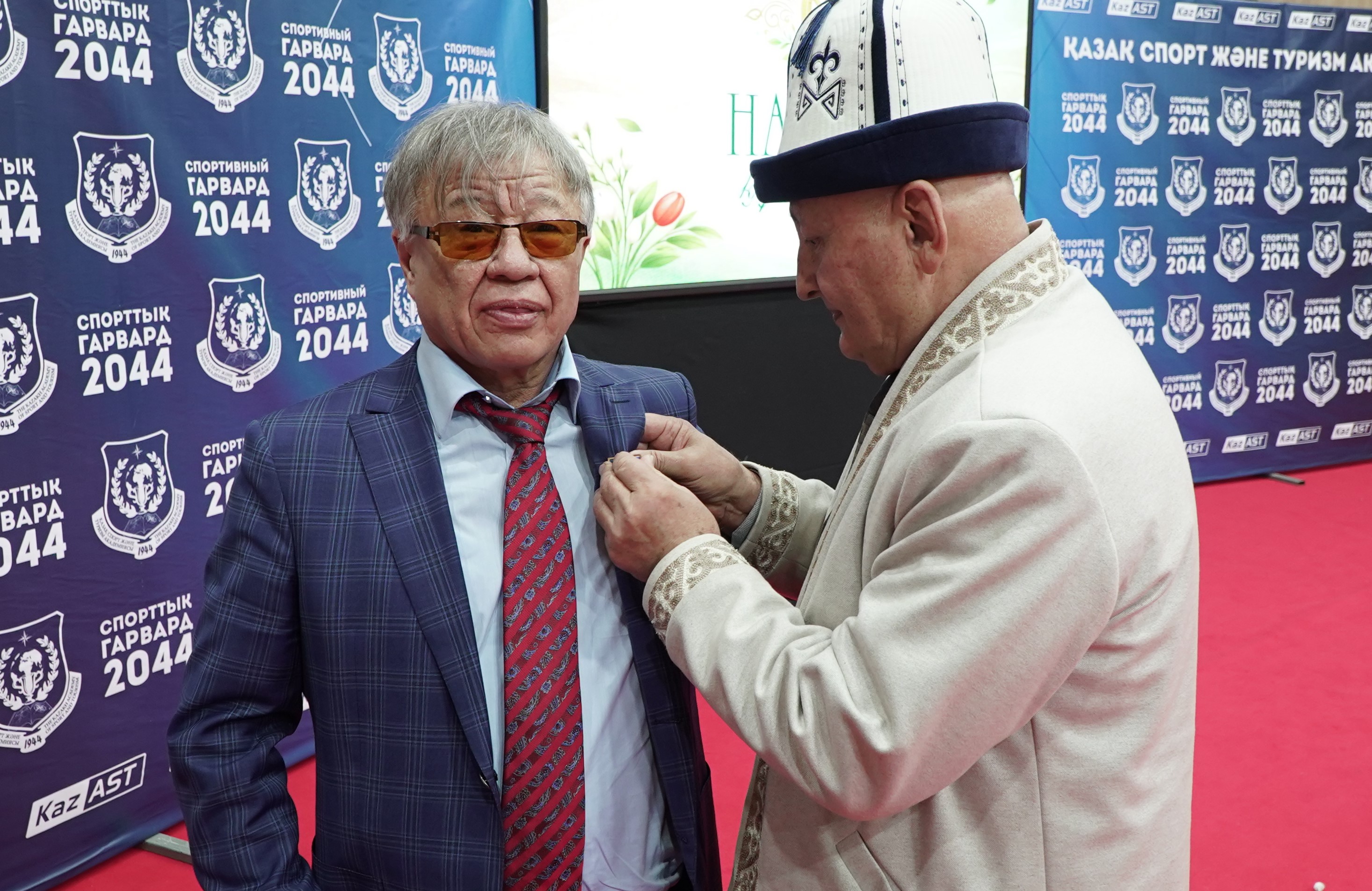 Академия президенті «Кемел Тоқаев» орденімен марапатталды