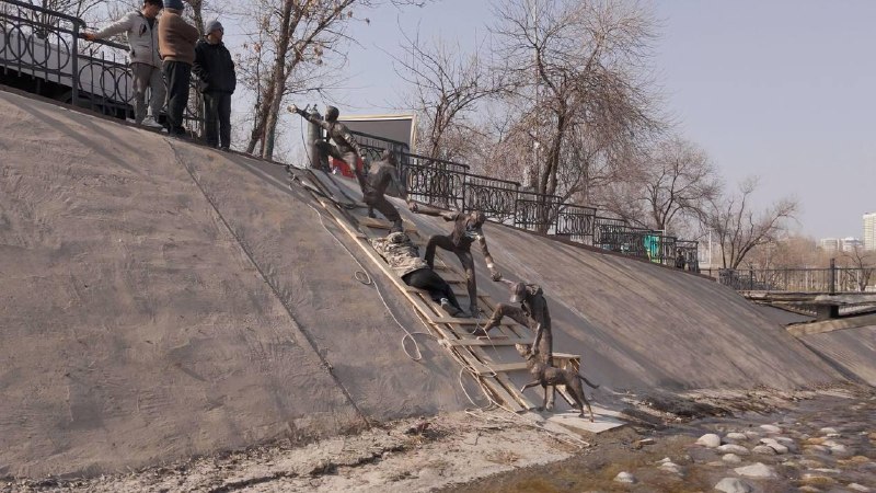 Алматылықтарға арналған ерекше мүсін 