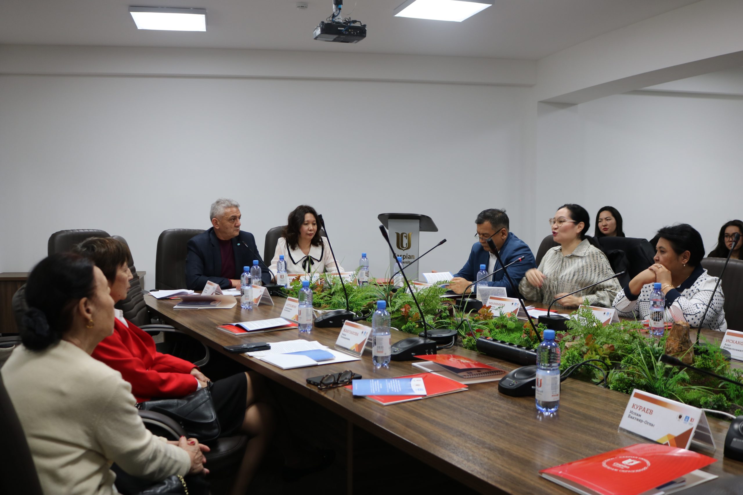 Caspian University-де экстремизмге қарсы күрес мәселелері талқыланды