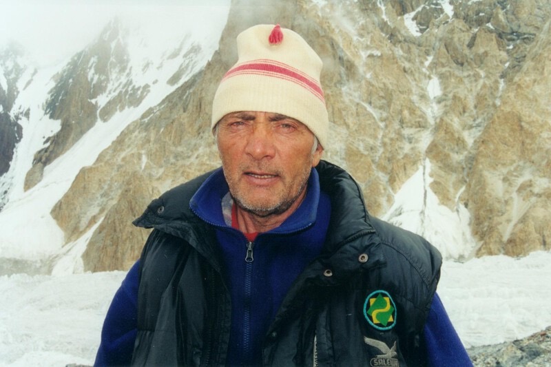 Зеңгірге құлаш сермеген…