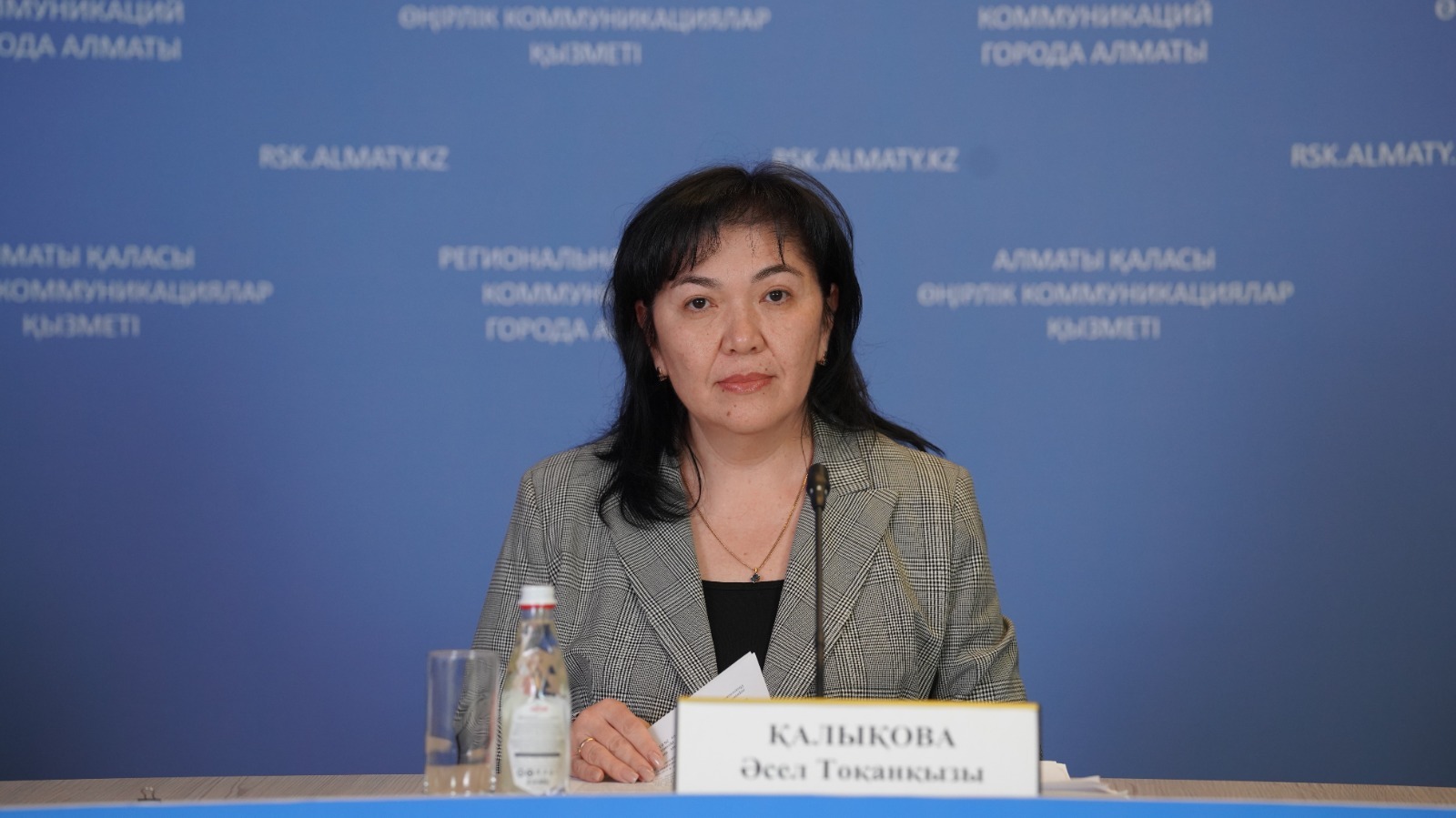 Алматыда кенеге қарсы күрес жүріп жатыр: мамандар осы жолы 2,3 мың гектар жерді дәрілеп шықпақшы  