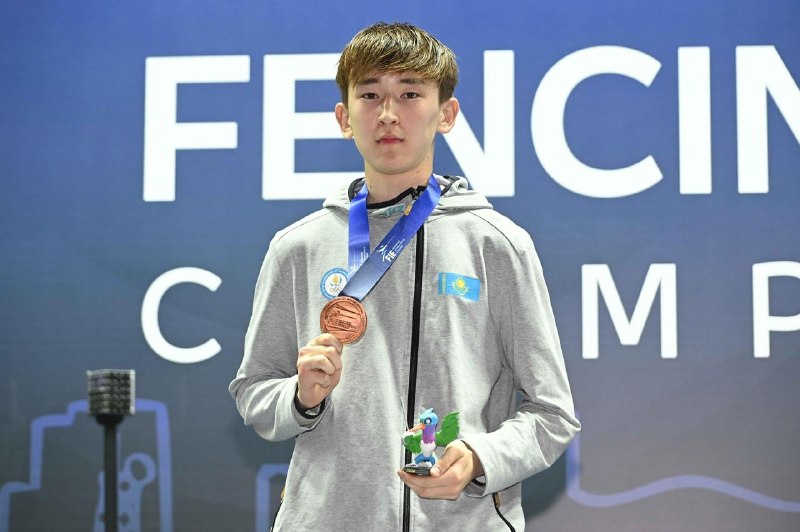 Алматылық спортшы семсерлесуден әлем чемпионатында тарихи медаль жеңіп алды