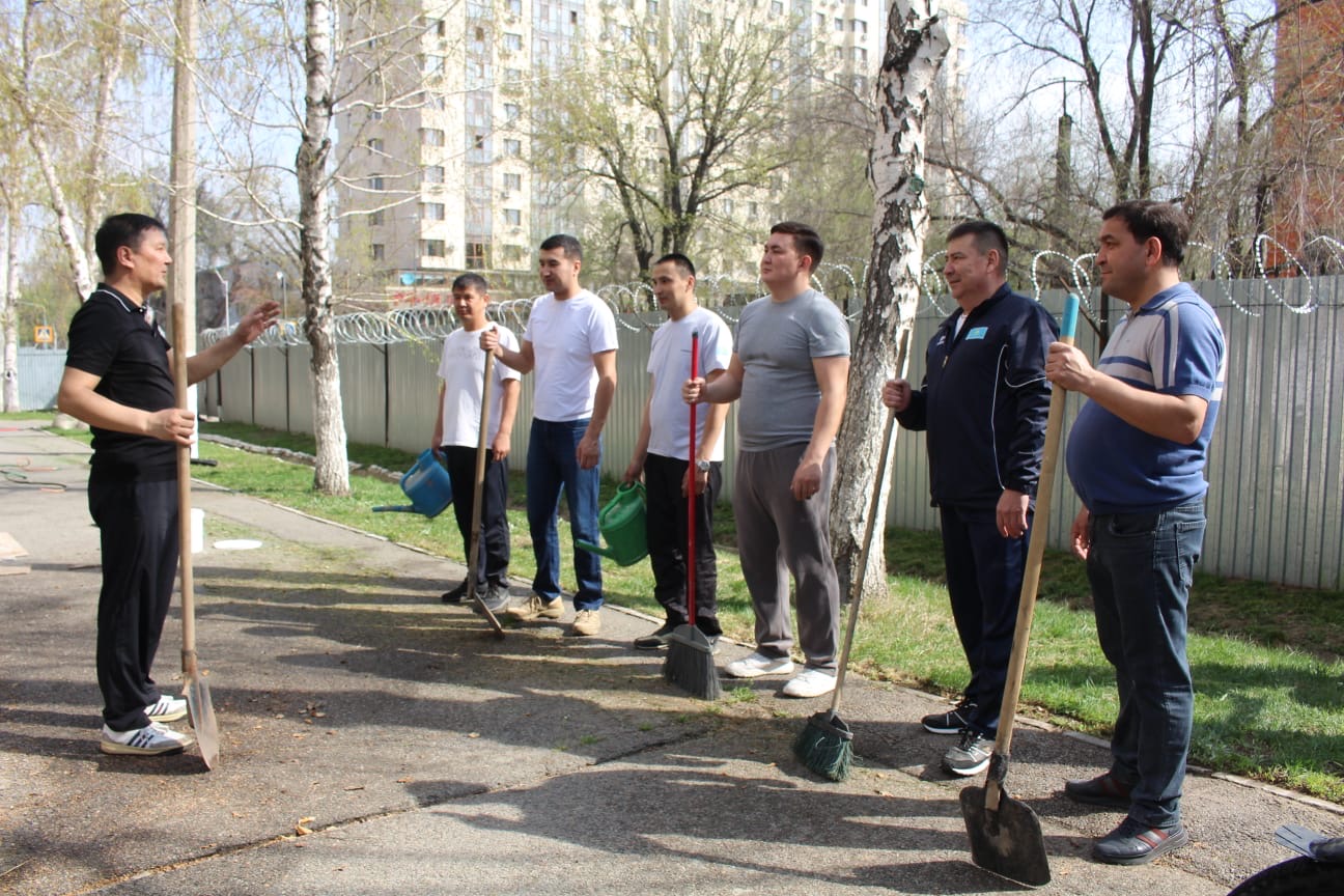 «Таза Қазақстан»: Ұлттық ұлан әскери қызметшілері сенбілікке белсене қатысты