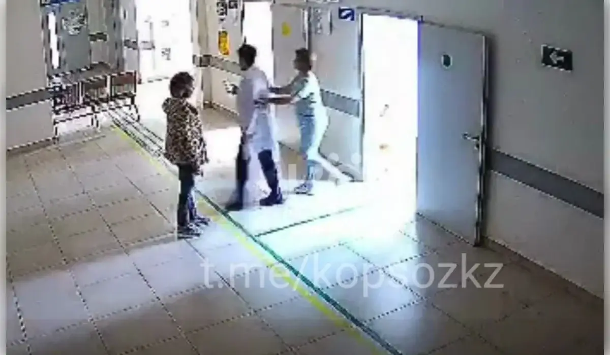 Бас-ми жарақатын алған: Астанада психикалық денсаулық орталығының фельдшеріне шабуыл жасалды