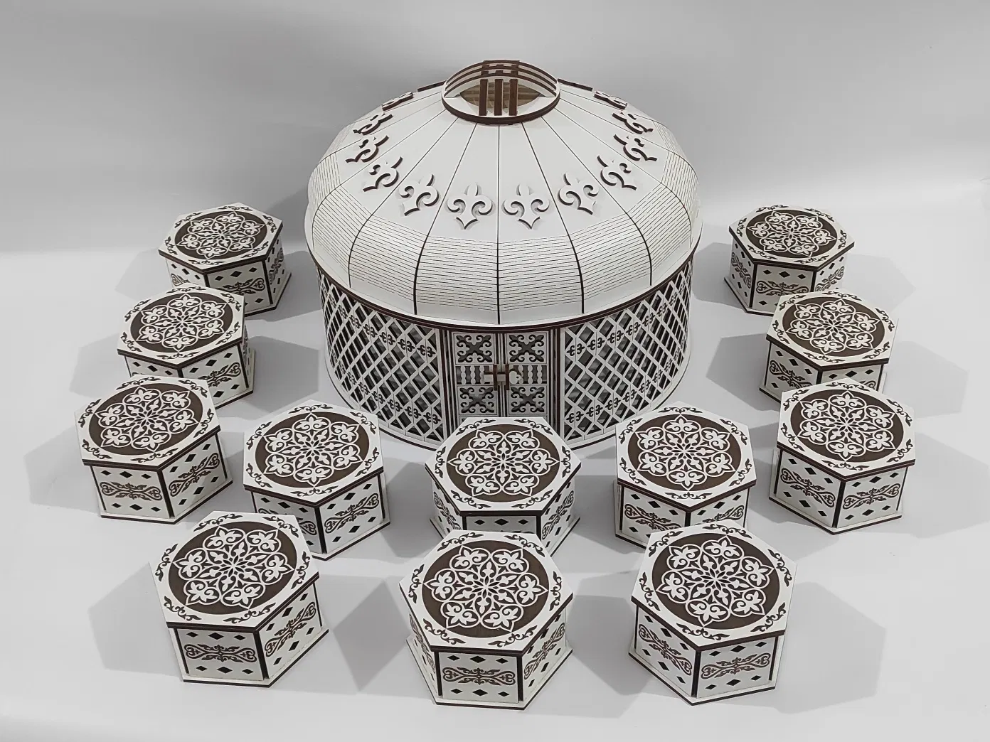 Тойбастар: дәстүрден даңғазаға дейін