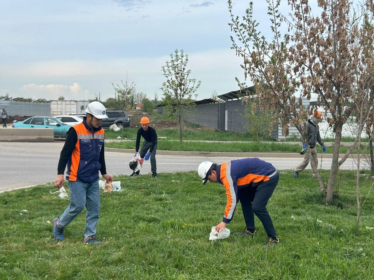 «Таза Қазақстан»: Алматыда құрылыс компаниялары сенбілікке қатысты