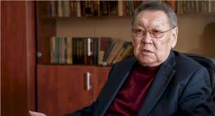 Белгілі театр режиссері Есмұхан Обаев дүниеден өтті