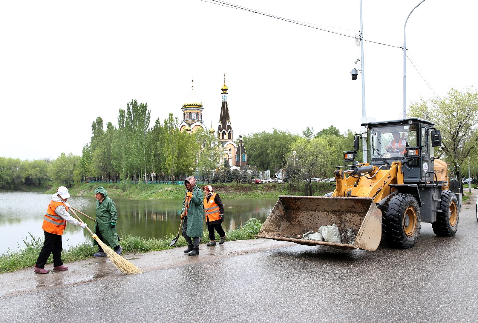 Алматының сегіз ауданында 10 мыңға жуық тұрғынның қатысқан жергілікті сенбіліктер өтті